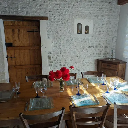 Avec Jardin Privatif Et Animaux Acceptes - Fr-1-653-155 Barret